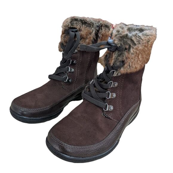 Clarks Women's Brown Suede Faux Fur Ankle Boots Size 6M NWOT - Picture 3 of 12